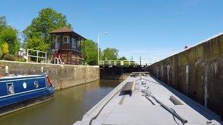 Navigating the Tidal River Trent on my Narrowboat - 57